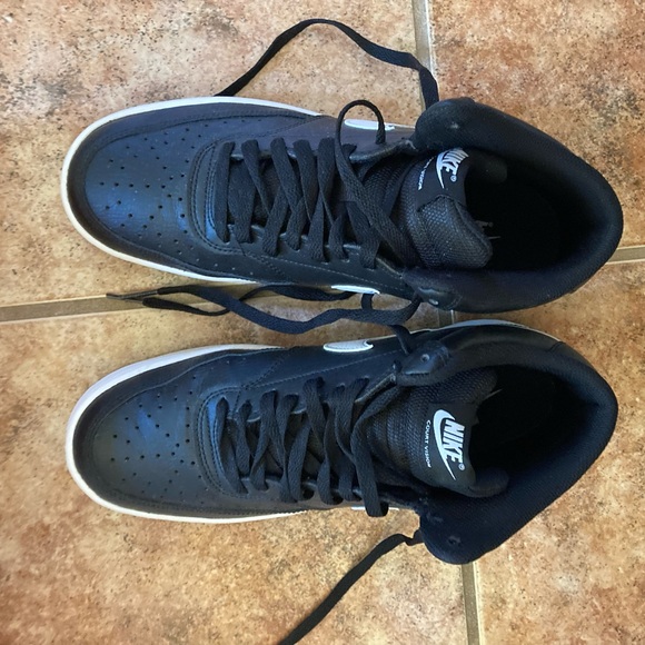 Women’s 10 Nike Court Vision Mid top - Picture 2 of 6